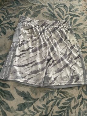 NEW WITH TAGS adidas Light Gray Athletic Shorts with Dark Gray Brush Pattern